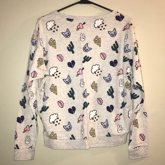 LIKE NEW Long-Sleeve Sweatshirt w. Printed Design - Picture 4 of 4